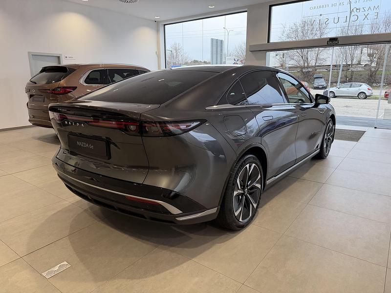 Nuevo Mazda 6e Takumi-Line 180 kW (245 CV) 2026 Gris Berlina
