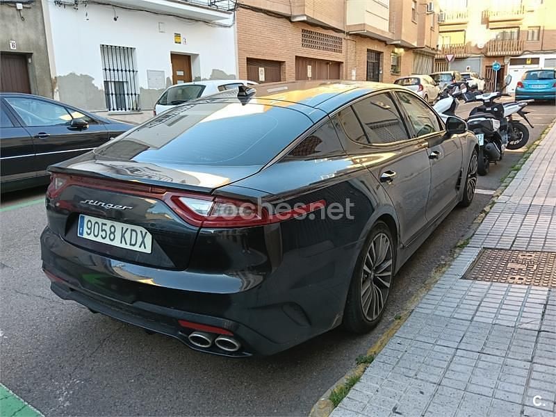 Usado Kia Stinger GT-Line 200 CV (147 kW) 2017 Negro Utilitario