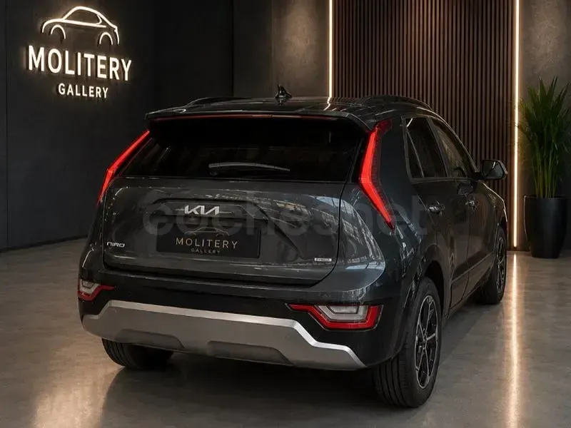 Usado Kia Niro 183 CV (134 kW) 2022 Gris / plata SUV