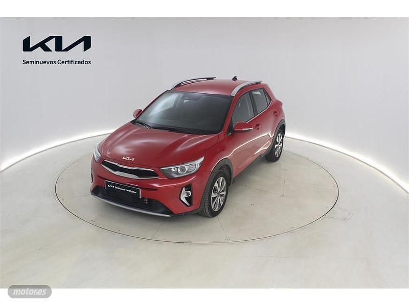 Rojo Usado 2024 Kia Stonic SUV | 20.300 € (Un poco caro) - Imagen 1/4