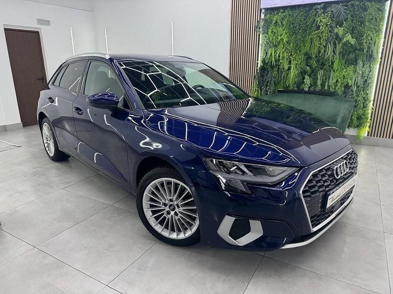 Usado Audi A3 Sportback 150 CV (110 kW) 2020 Azul Utilitario