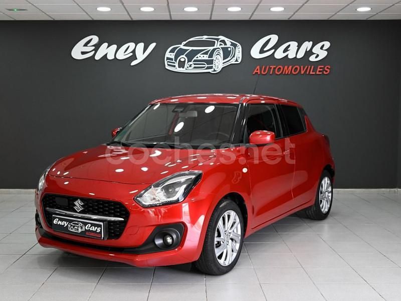 Usado Suzuki Swift 83 CV (61 kW) 2021 Rojo Utilitario