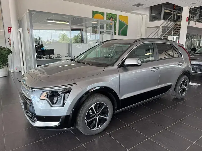 Nuevo Kia Niro 138 CV (101 kW) 2025 Gris / plata SUV