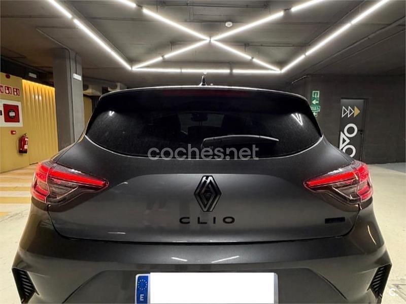 Używany Renault Clio V Esprit Alpine 143 KM (105 kW) 2023 Szary Sedan/Limuzyna
