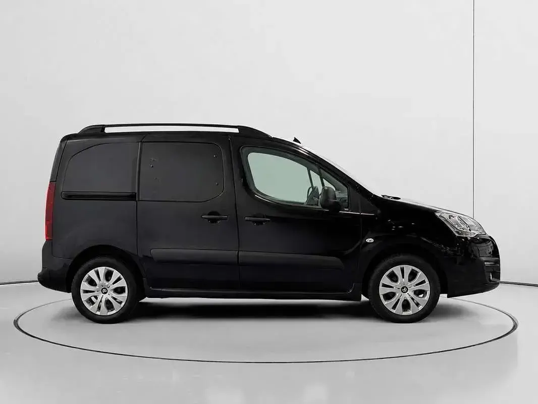 Usado Citroën Berlingo PureTech 110 CV (80 kW) 2018 Negro Monovolumen