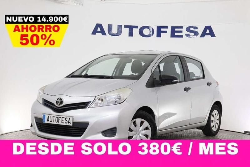 Gris Usado 2012 Toyota Yaris Active Berlina | 7500 € (Precio justo) - Imagen 1/4