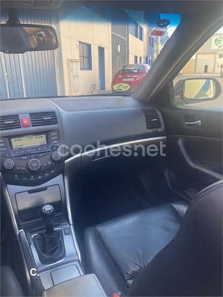 Usado Honda Accord Executive 140 CV (102 kW) 2007 Gris / plata Berlina