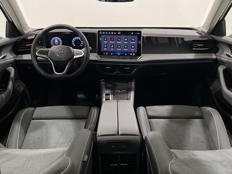 Usado VW Passat Business 272 CV (200 kW) 2024 Blanco Familiar