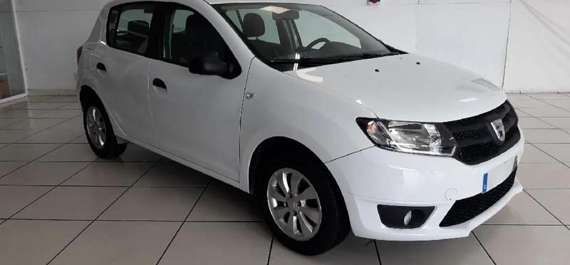 Usado Dacia Sandero Ambiance 75 CV (55 kW) 2016 Blanco Berlina