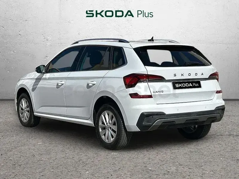 Usado Skoda Kamiq Selection 116 CV (85 kW) 2024 Blanco SUV
