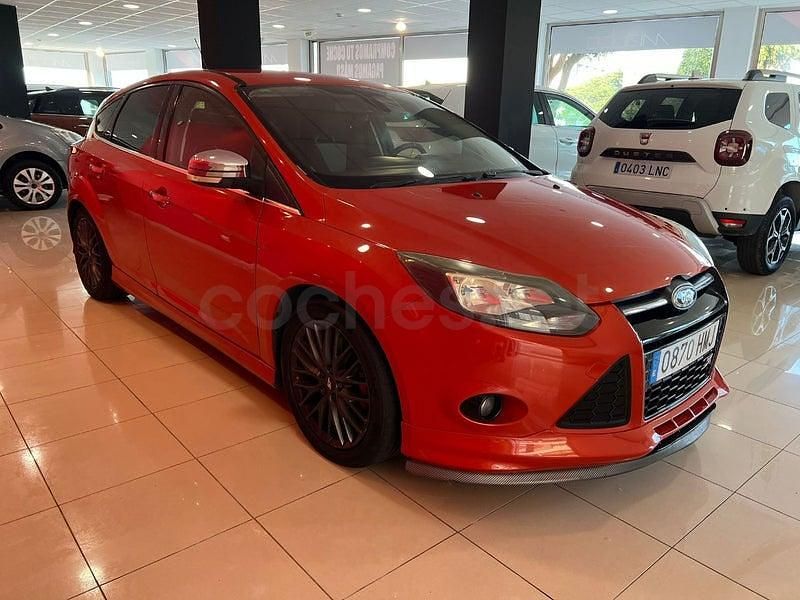 Usado Ford Focus Titanium 125 CV (91 kW) 2012 Naranja Berlina