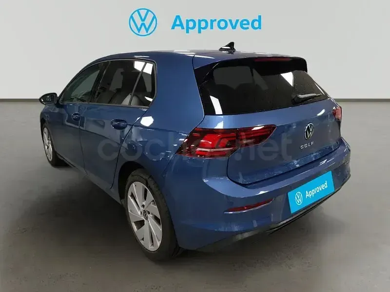 Usado VW Golf VIII 116 CV (85 kW) 2025 Azul Berlina