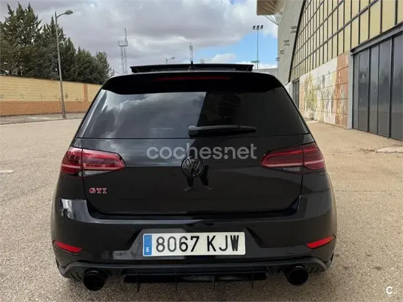Usado VW Golf VII GTI 230 CV (169 kW) 2017 Negro Berlina