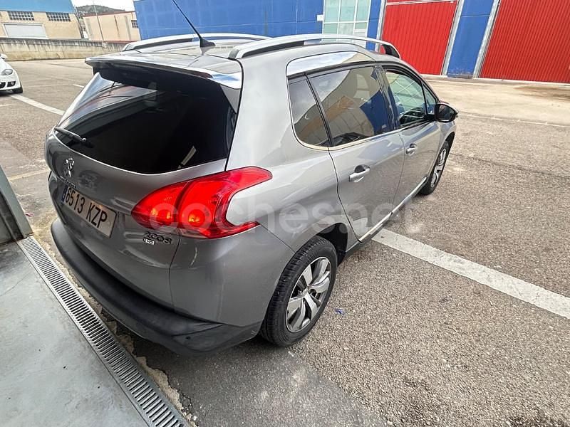 Usado Peugeot 2008 Allure 92 CV (67 kW) 2015 Gris / plata SUV