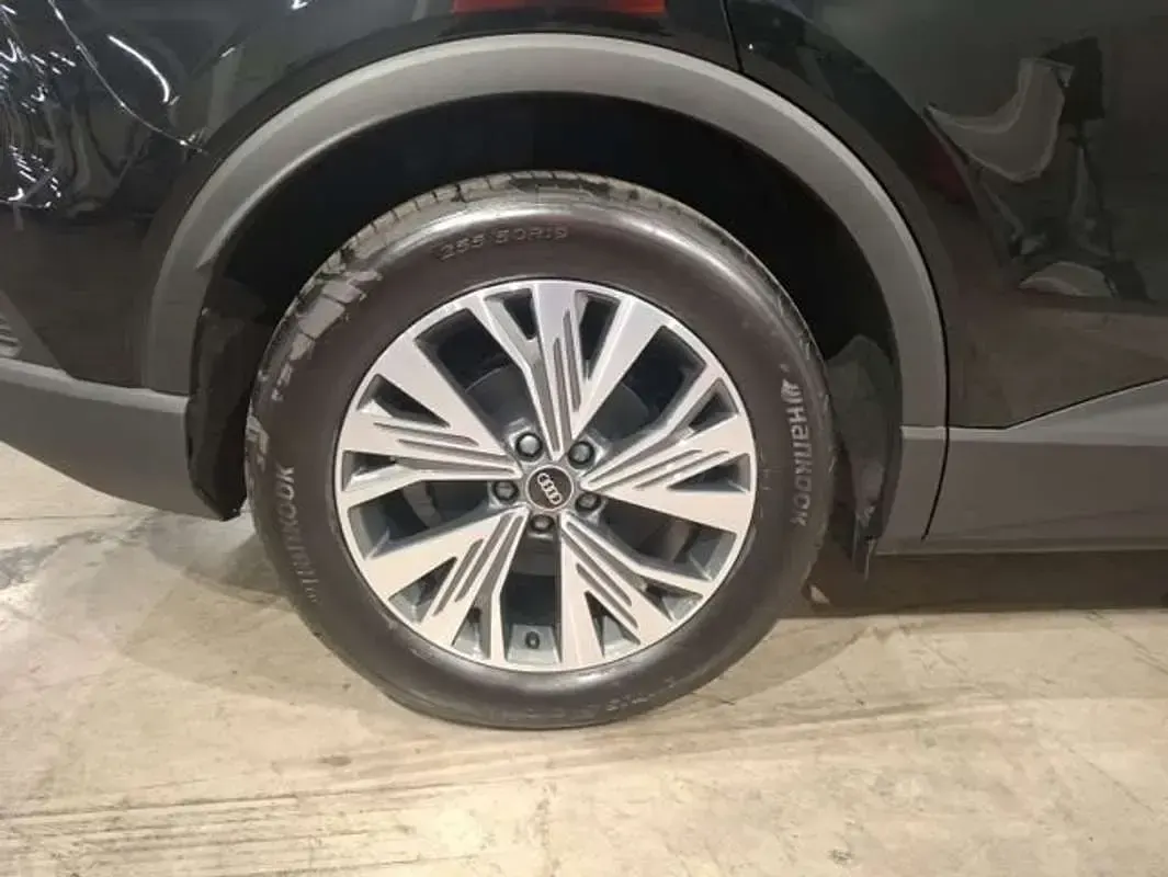 Usado Audi Q4 e-tron 208 kW (283 CV) 2025 Negro SUV