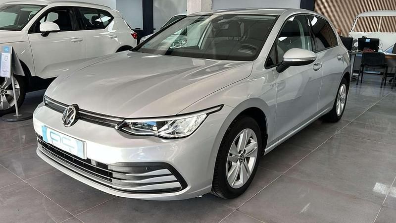 Usado VW Golf VIII Life 110 CV (80 kW) 2020 Gris Utilitario