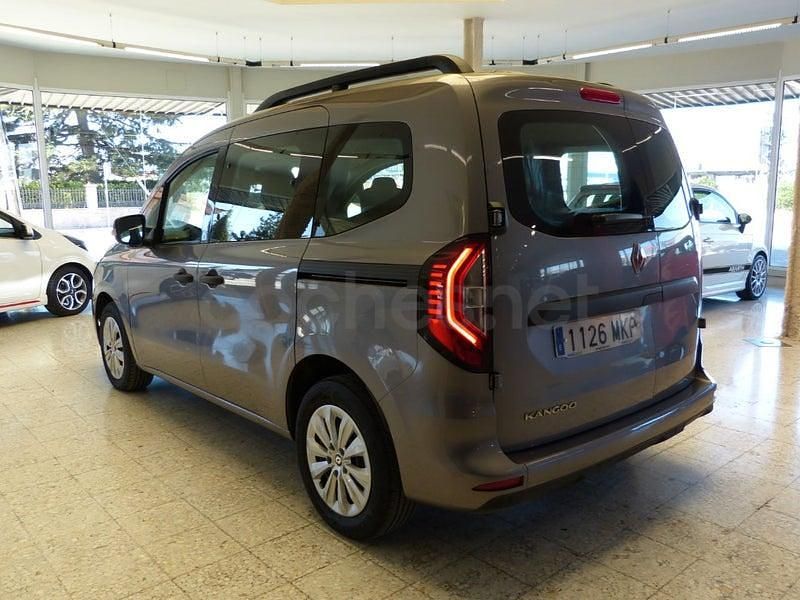 Usado Renault Kangoo 95 CV (69 kW) 2023 Gris / plata Monovolumen