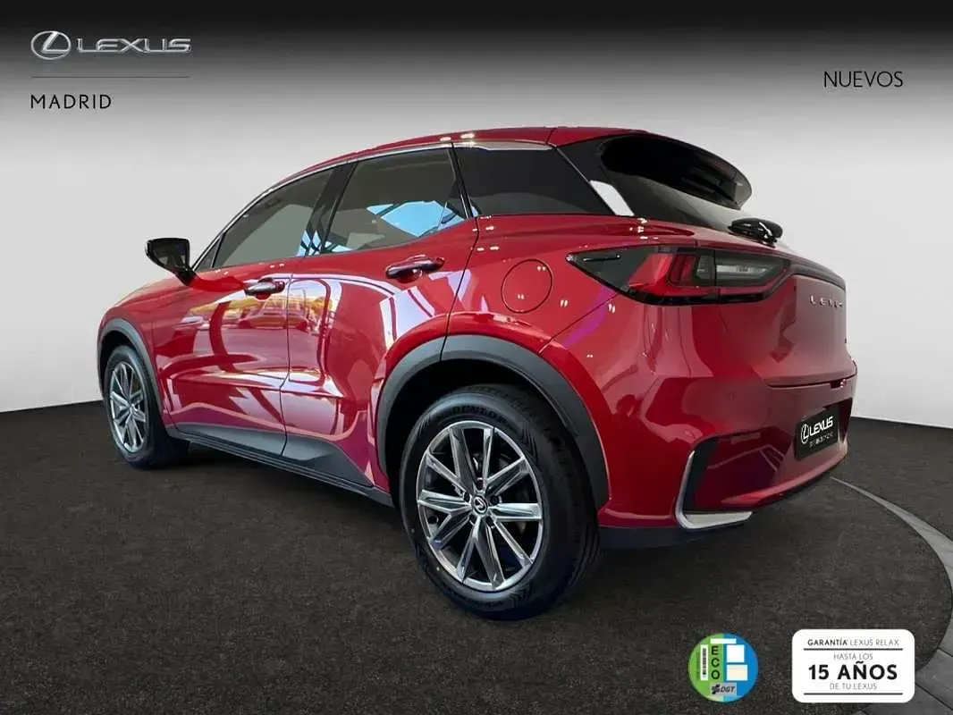 Nuevo Lexus LBX 136 CV (100 kW) 2026 Rojo SUV