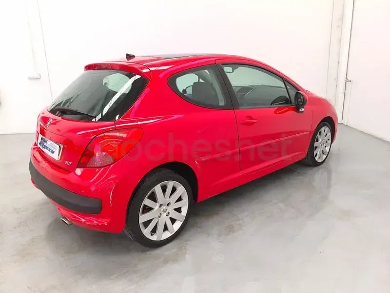 Usado Peugeot 207 GT 110 CV (80 kW) 2007 Rojo Berlina