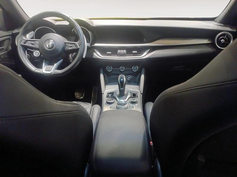 Usado Alfa Romeo Stelvio Veloce 210 CV (154 kW) 2022 Gris/plata SUV