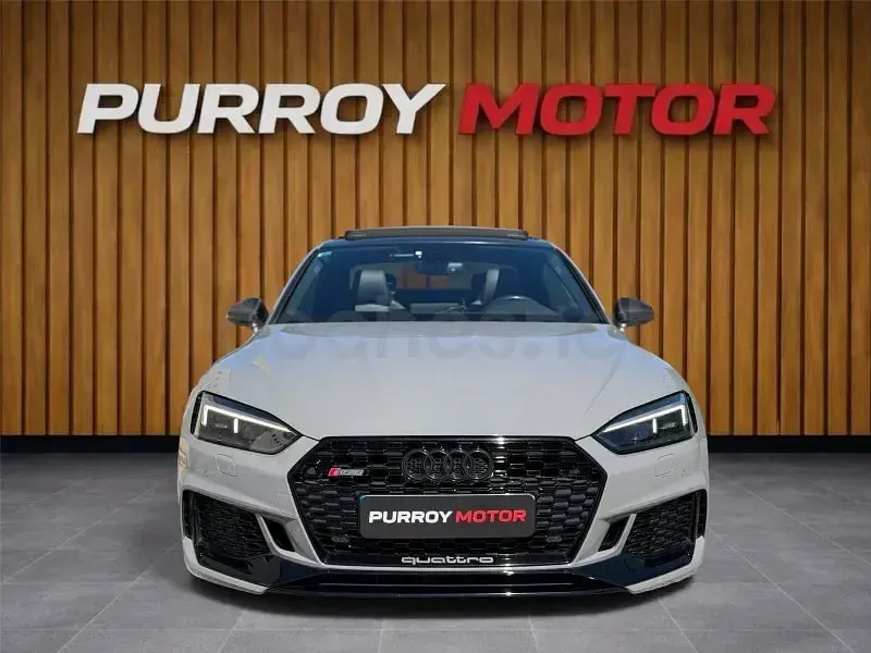 Usado Audi RS5 S-Line 450 CV (330 kW) 2018 Gris / plata Coupe