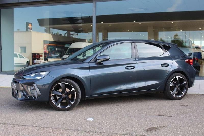 Usado Cupra Leon 150 CV (110 kW) 2024 Gris Utilitario