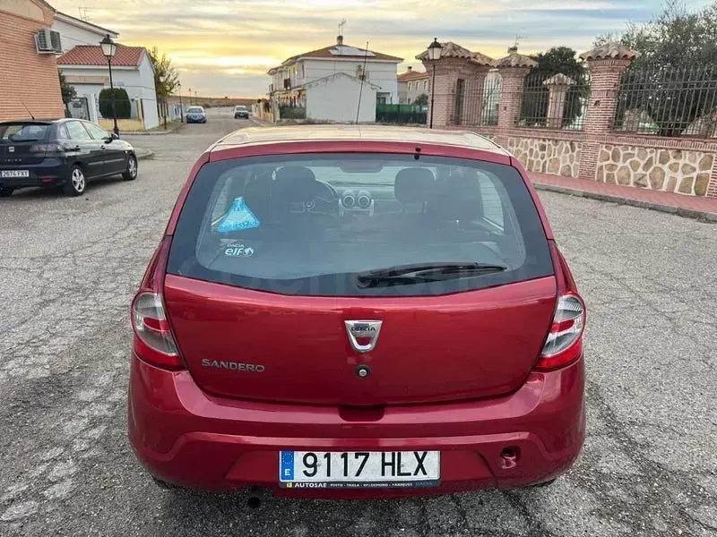 Brugt Dacia Sandero Ambiance 75 HK (55 kW) 2013 Rød Sedan