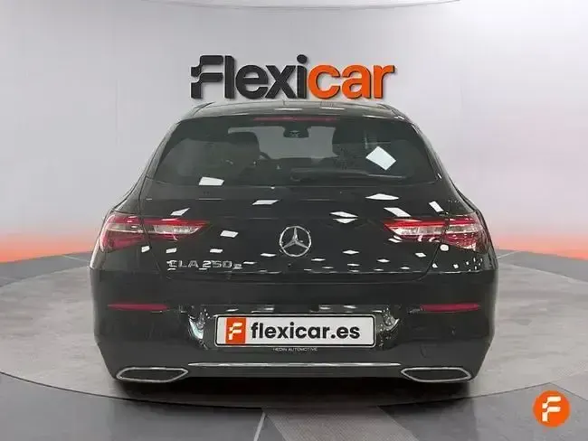 Usado Mercedes CLA250e Shooting Brake 218 CV (160 kW) 2022 Negro Familiar