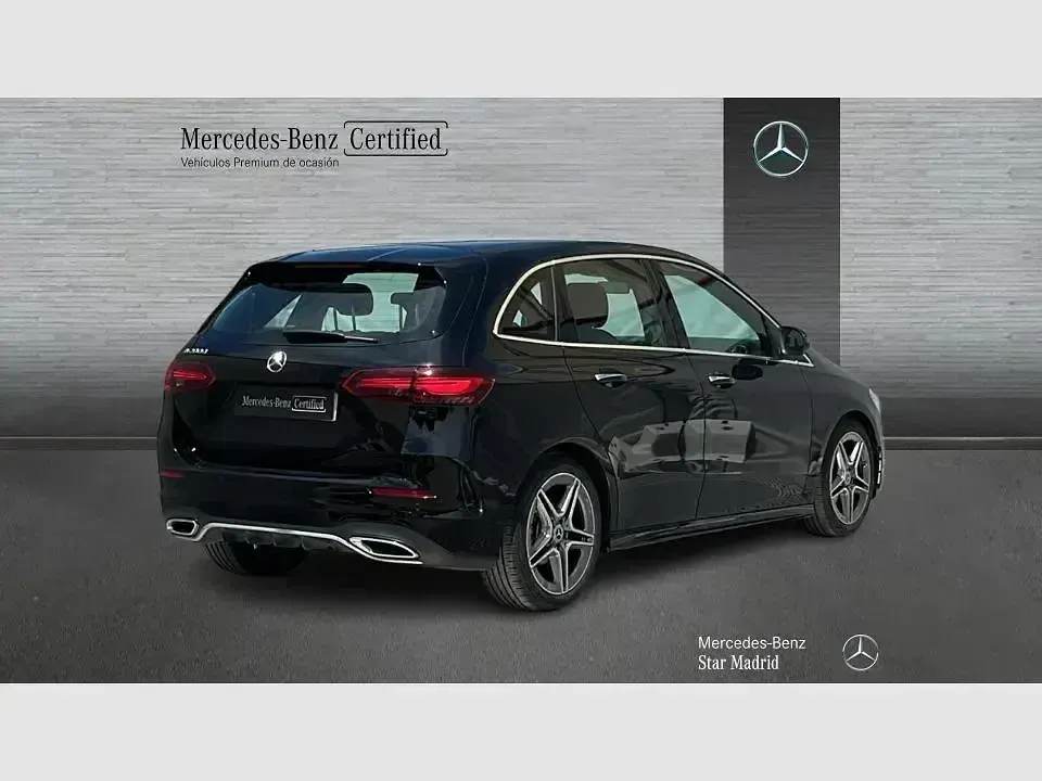 Usado Mercedes B200 AMG line 150 CV (110 kW) 2024 Negro Utilitario