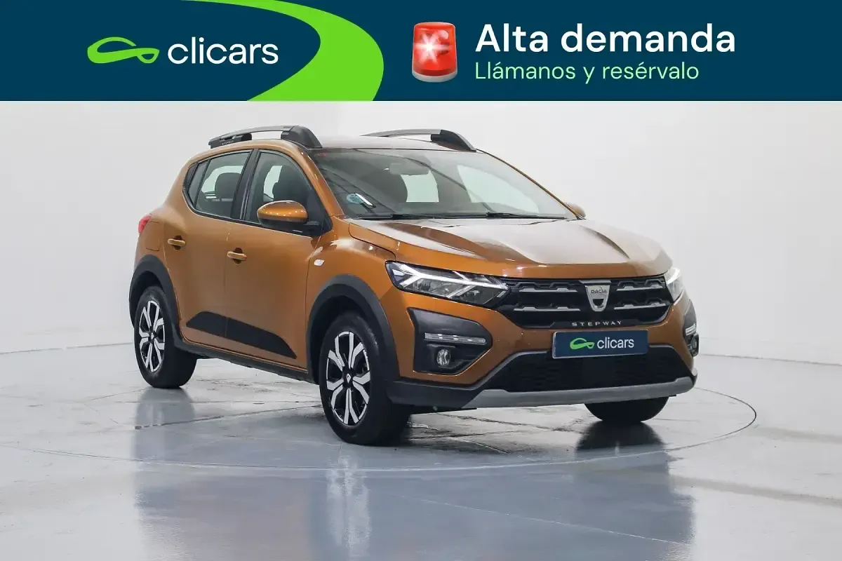 Usado Dacia Sandero Comfort 91 CV (66 kW) 2021 Marrón Berlina