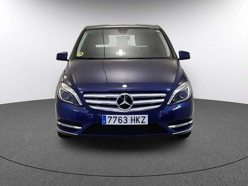 Usado Mercedes B180 109 CV (80 kW) 2012 Azul Monovolumen