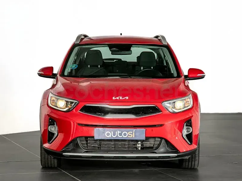 Usado Kia Stonic 100 CV (73 kW) 2024 Rojo SUV