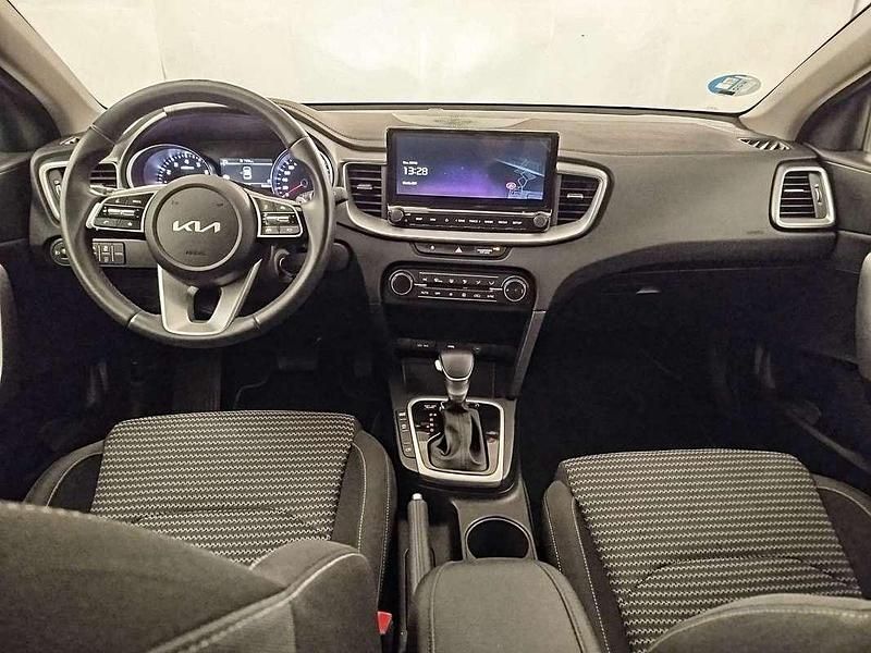 Usado Kia Ceed 101 CV (74 kW) 2025 Blanco Utilitario