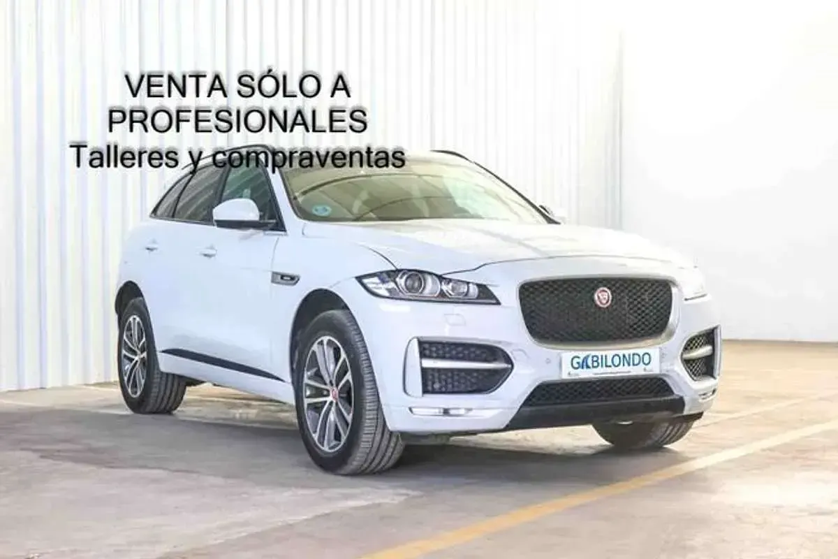 Usado Jaguar F-Pace R-Sport 180 CV (132 kW) 2017 Blanco SUV