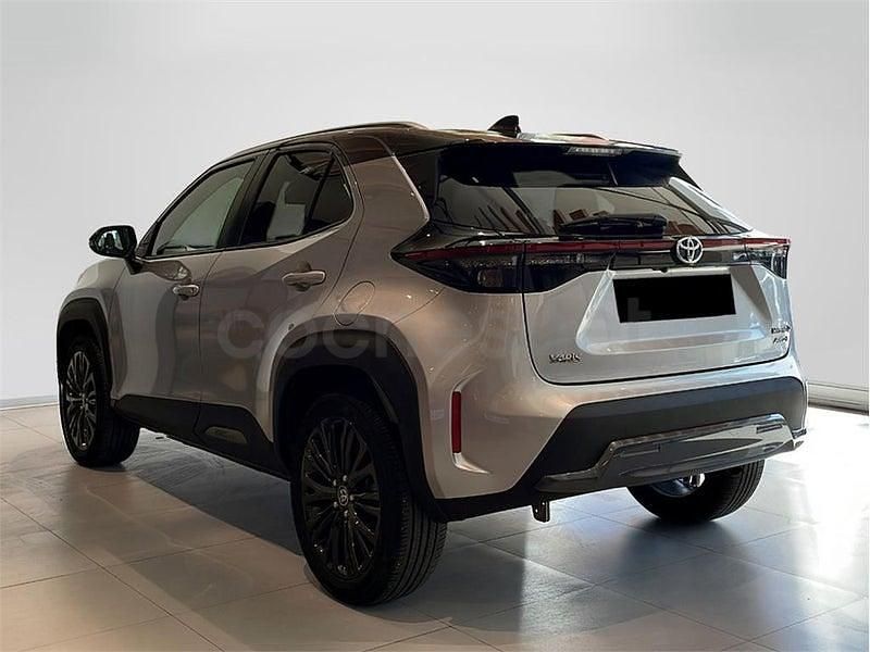 Usado Toyota Yaris Cross 116 CV (85 kW) 2021 Gris / plata SUV