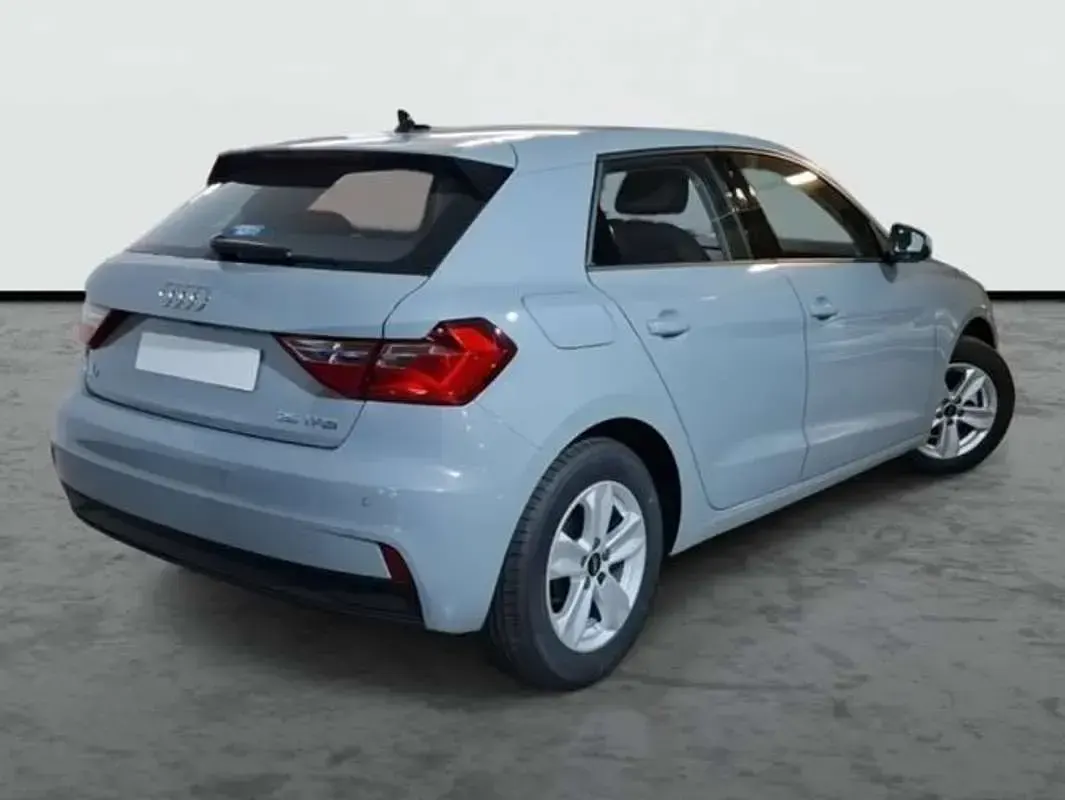 Usado Audi A1 Sportback 95 CV (69 kW) 2022 Gris Utilitario