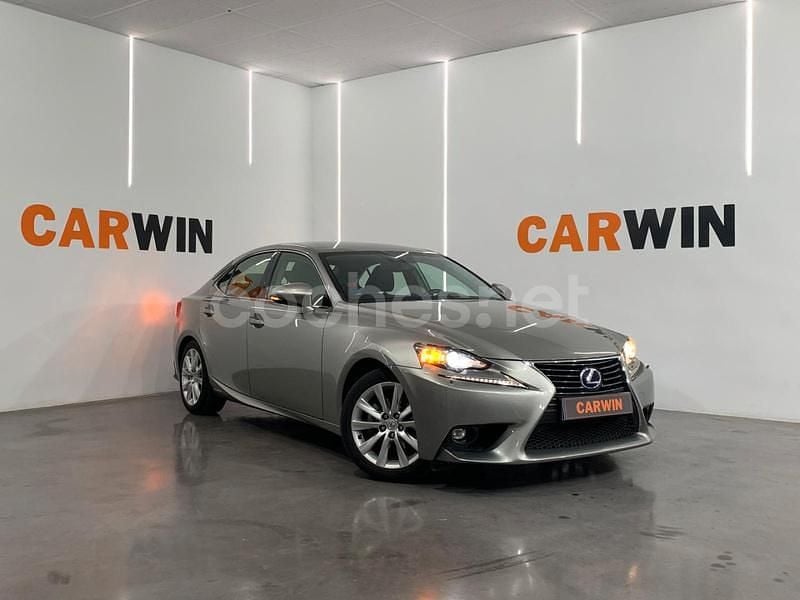 Beige Usado 2016 Lexus IS300h Business Edition Berlina | 21.900 € (Precio justo) - Imagen 1/4