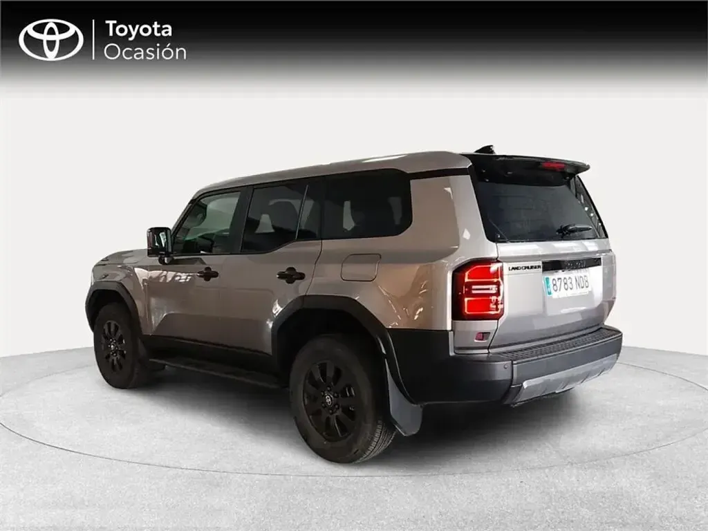 Usado Toyota Land Cruiser 204 CV (150 kW) 2025 Bronce Utilitario