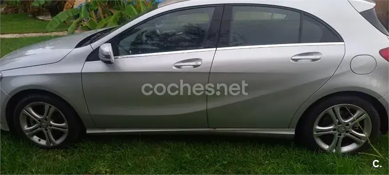 Usado Mercedes A200 136 CV (100 kW) 2019 Gris / plata Berlina