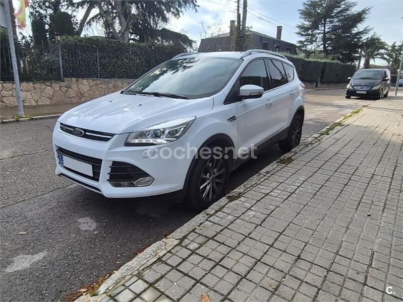 Usado Ford Kuga Titanium 120 CV (88 kW) 2016 Blanco SUV