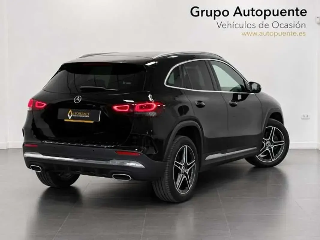 Usado Mercedes GLA250 218 CV (160 kW) 2022 Negro SUV