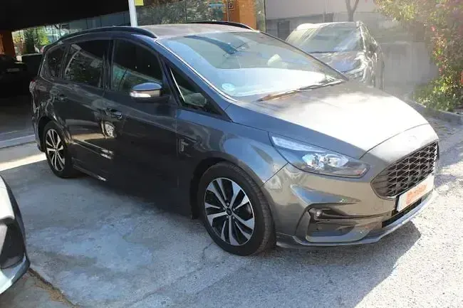 Usado Ford S-MAX ST-Line 190 CV (139 kW) 2023 Gris Monovolumen