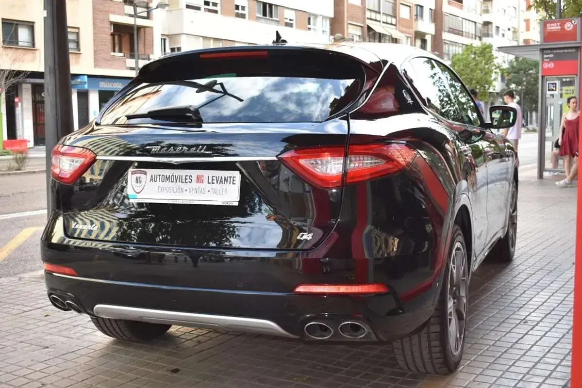 Usado Maserati Levante 275 CV (202 kW) 2017 Negro SUV