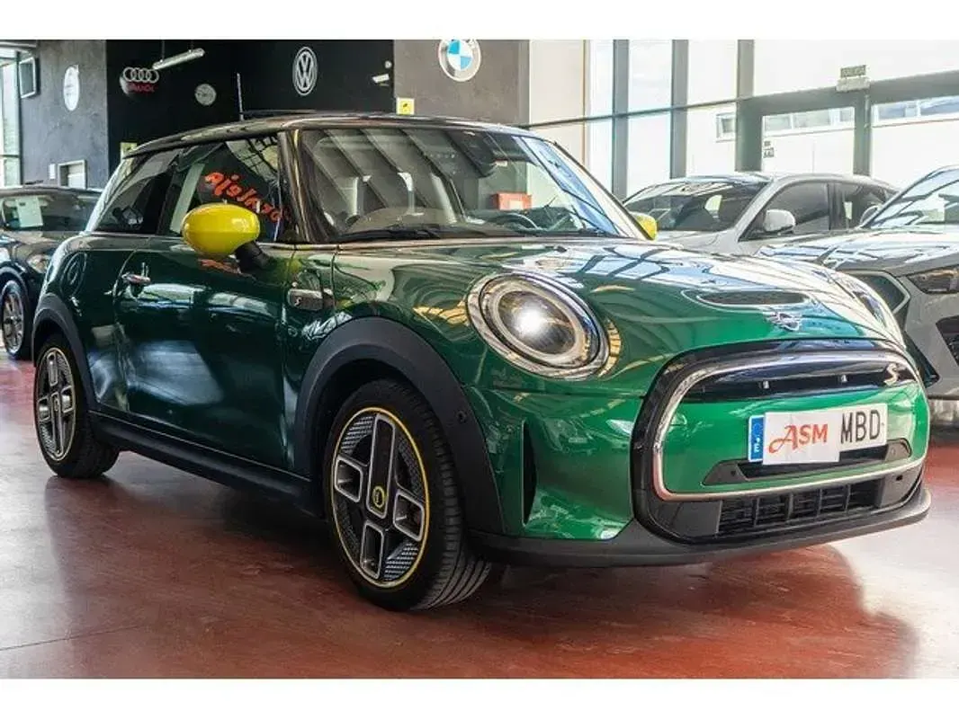 Usado Mini Cooper SE 135 kW (184 CV) 2022 Verde Utilitario