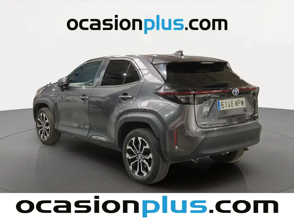 Usado Toyota Yaris Cross Active 116 CV (85 kW) 2024 Gris SUV