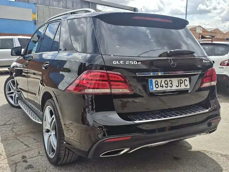 Usado Mercedes GLE250 204 CV (150 kW) 2016 Negro SUV
