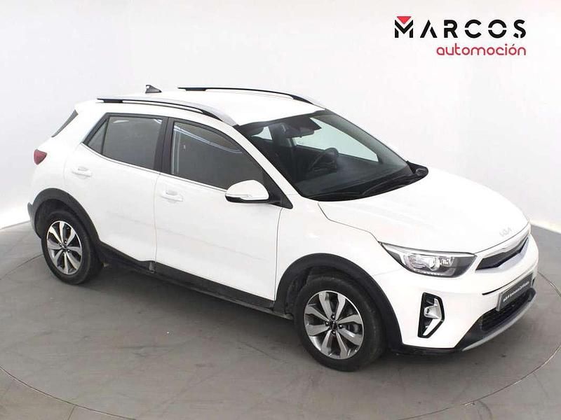 Usado Kia Stonic 101 CV (74 kW) 2025 Blanco SUV