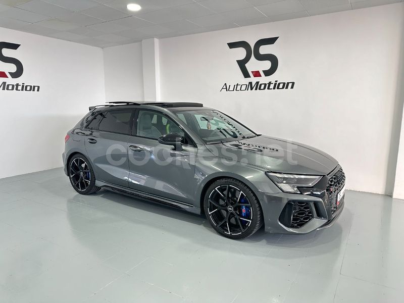Gris / plata Usado 2023 Audi RS3 Sportback Utilitario | 68.900 € (Un poco caro) - Imagen 1/4