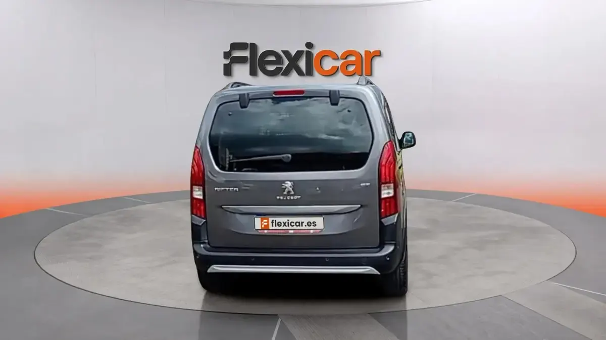 Usado Peugeot Rifter GT 131 CV (96 kW) 2023 Gris Monovolumen