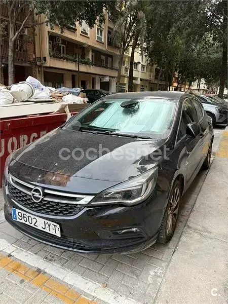 Usado Opel Astra Dynamic 150 CV (110 kW) 2017 Negro Berlina